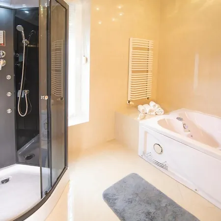 Hotel Murena I Restauracja 2*